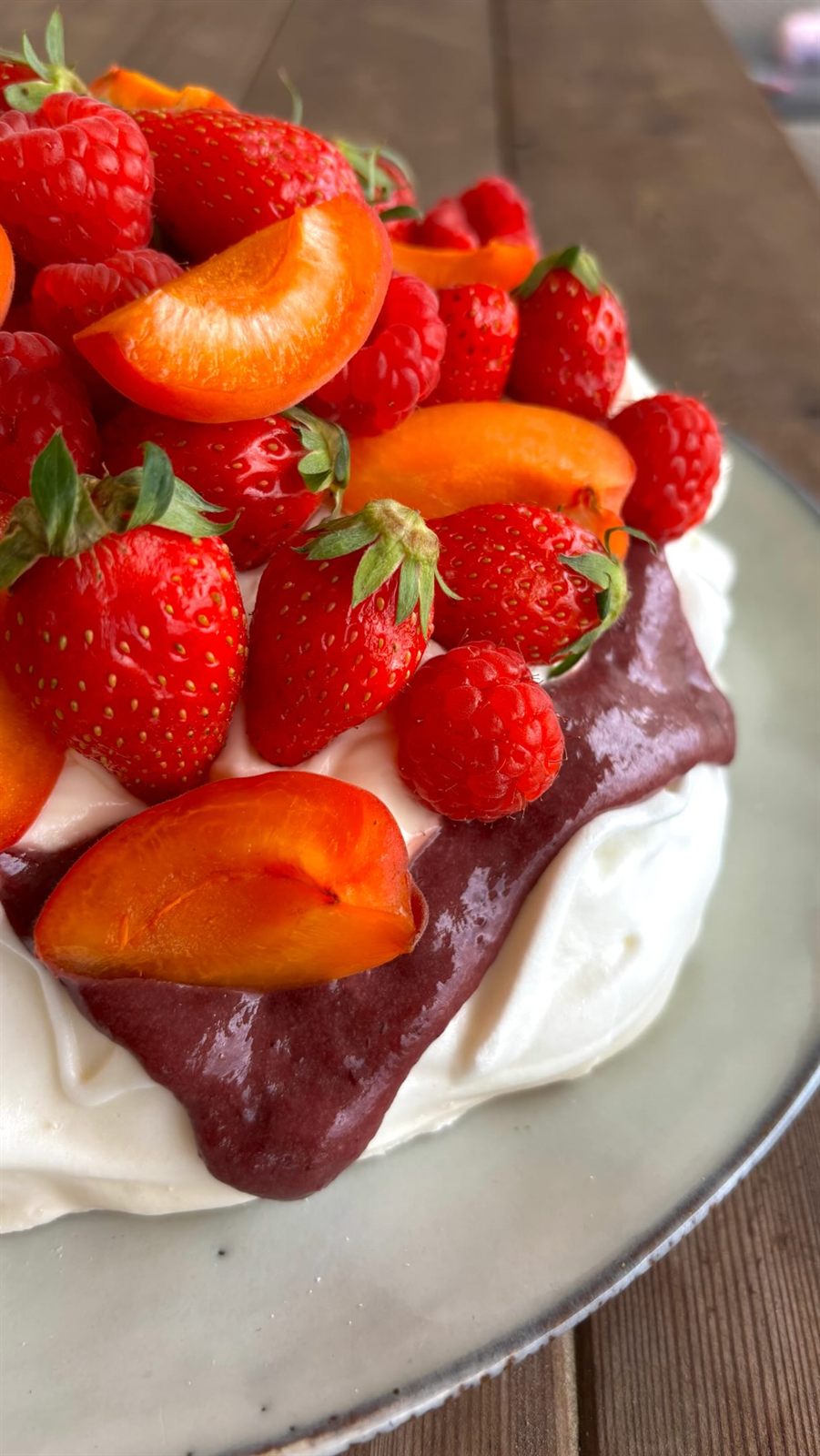 Pavlova XXL aux fruits rouges
